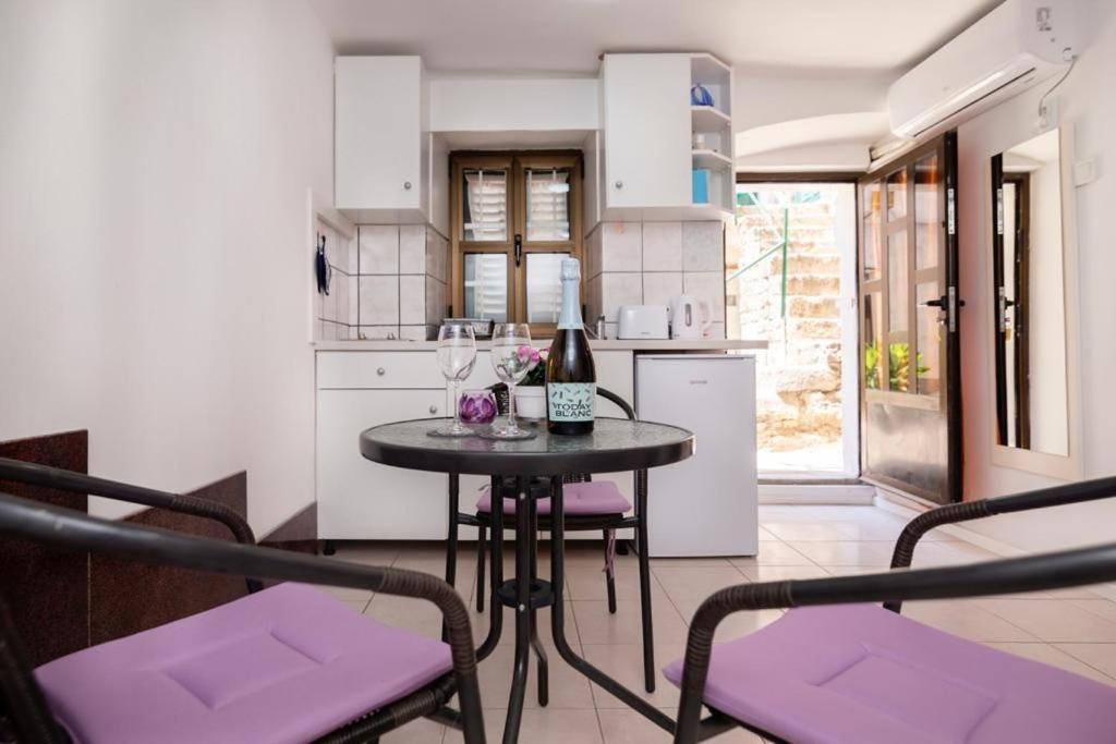 Central Apartment Rose In Hearth Of Split Exterior photo
